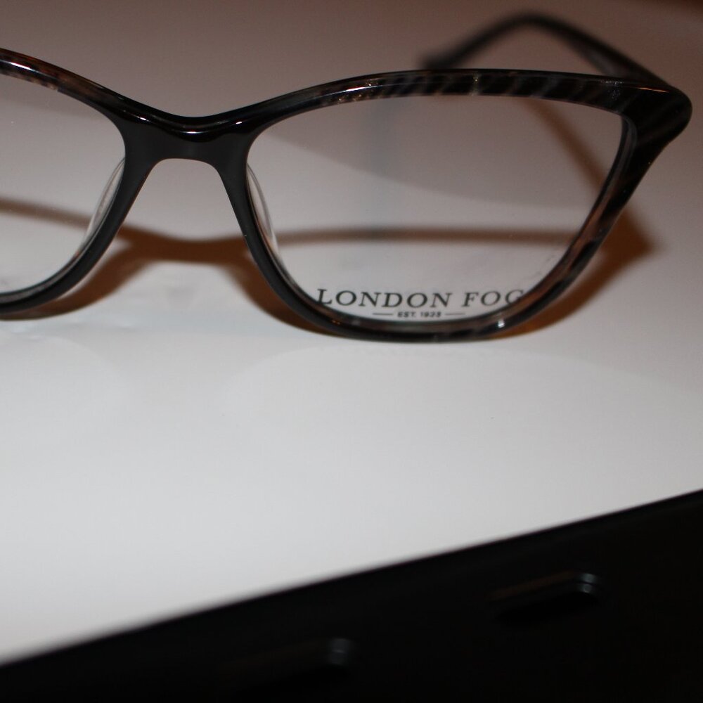 London Fog Roxie Black Torte  53-15-135 with Hard case